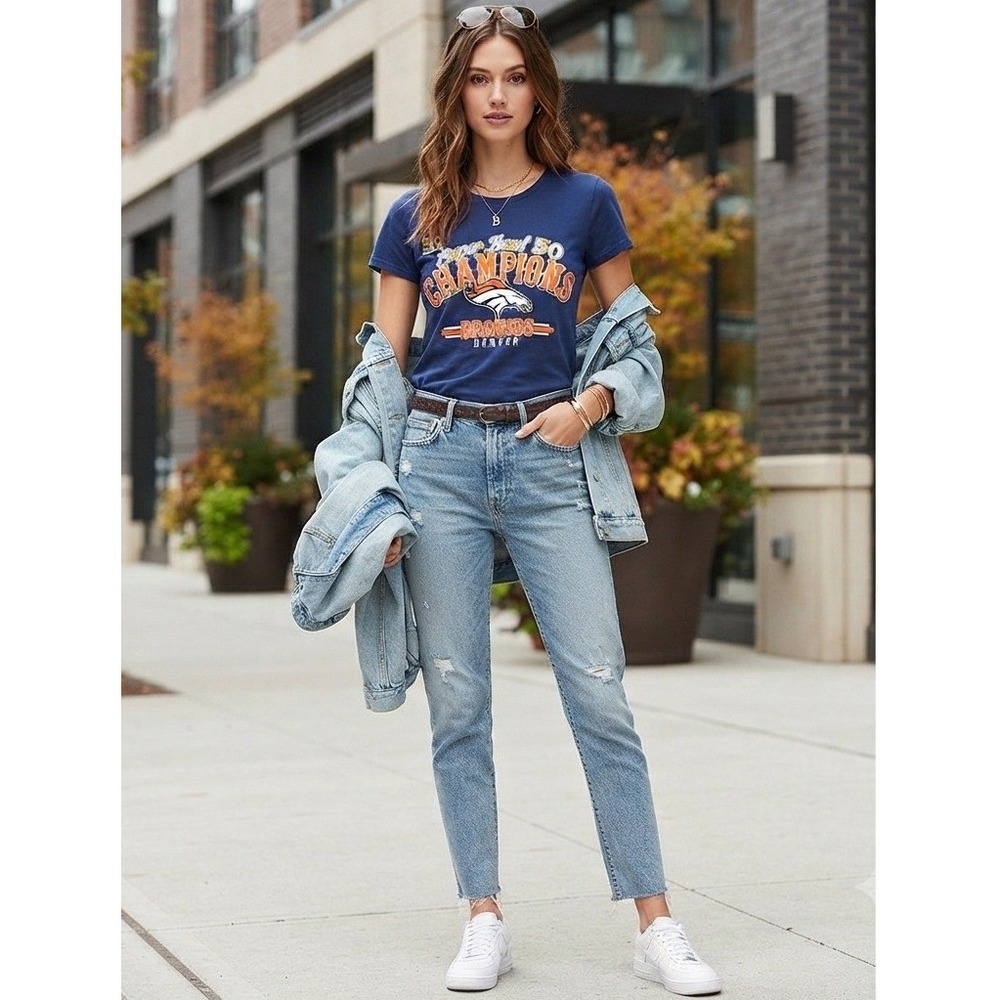 G-III 4Her T-Shirt Women Large Blue Super Bowl 50 Broncos Champions Good